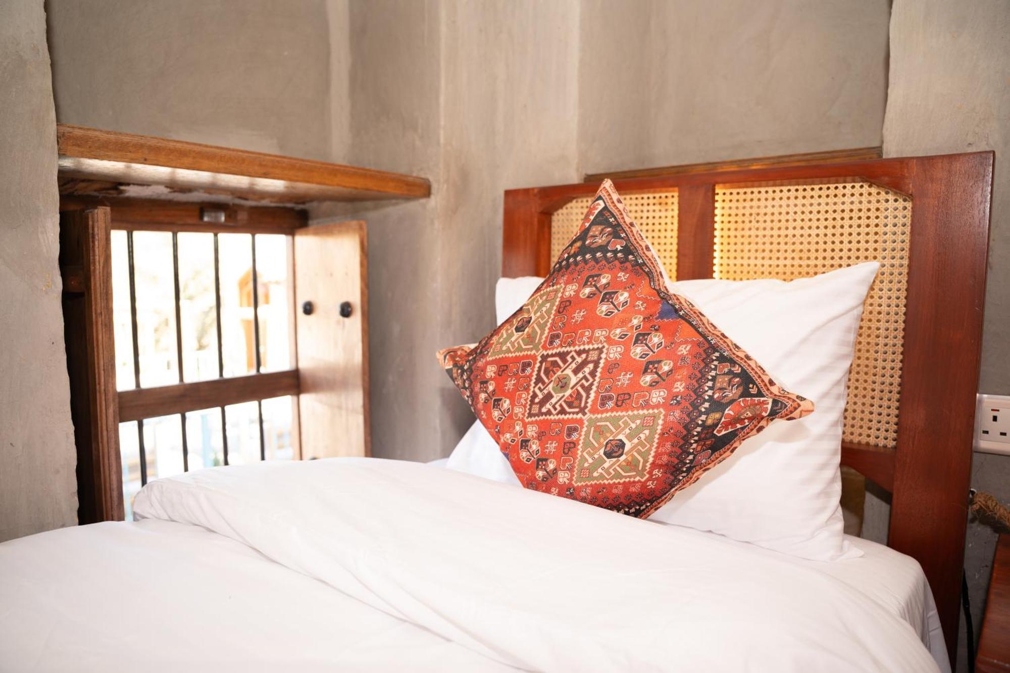Nomad Inn Назва Экстерьер фото